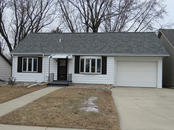 407 Mill St, Fox Lake, WI 53933