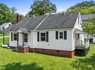 34 Hall St, Blue Ridge, GA 30513