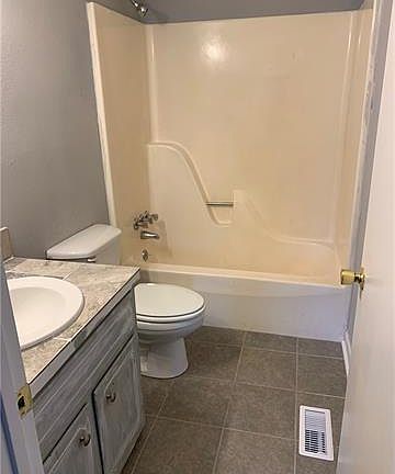 5th image of 2118 Powderhorn Ct