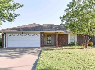2 Shady Brook Ct, Wichita Falls, TX 76310