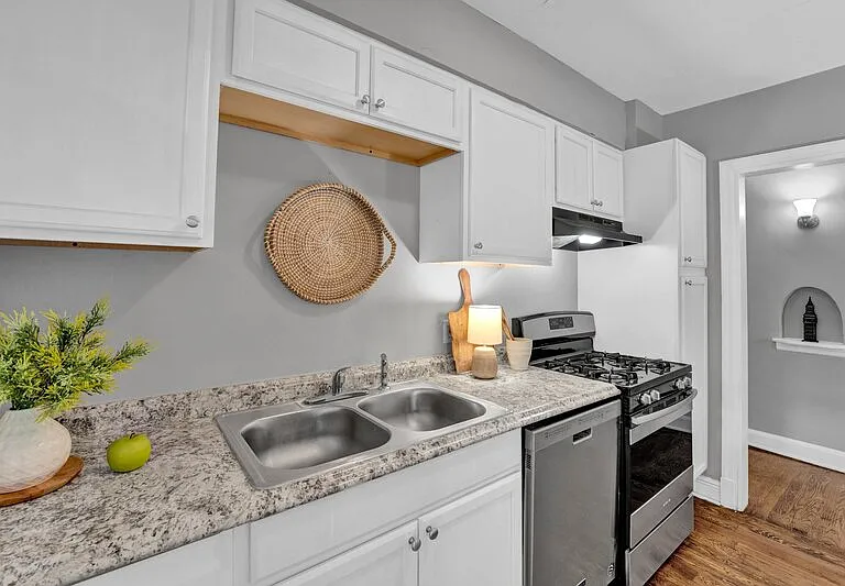 112 Greer St — Photo 13