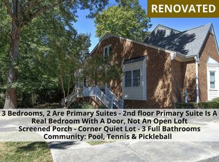 8325 Wycombe Ln, Raleigh, NC 27615