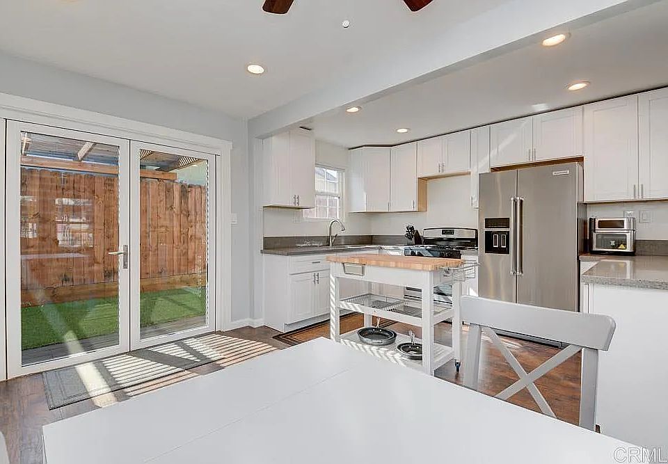 1st image of 3811 Superba St