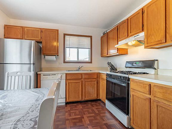 5th image of 2872 Dorothy Dr