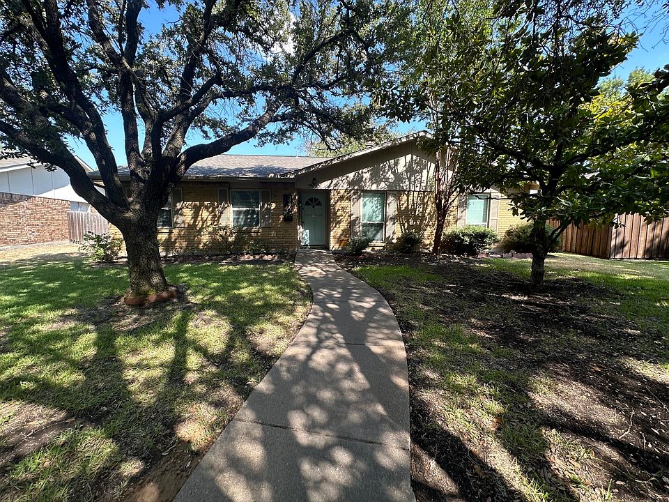 1st image of 3908 Villa Downs Dr
