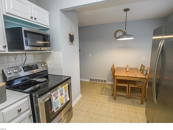 2nd image of 5602 Pelham Dr