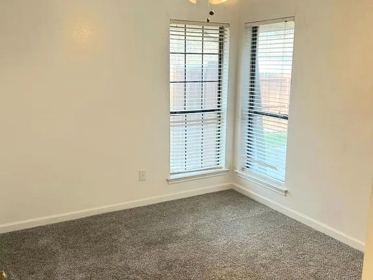 801 Summit Dr — Photo 9