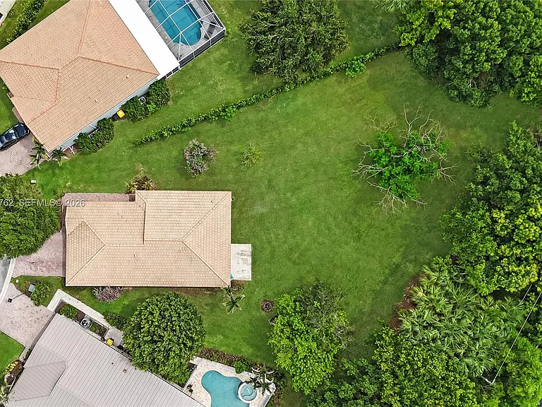 5603 SE Graham Dr — Photo 32