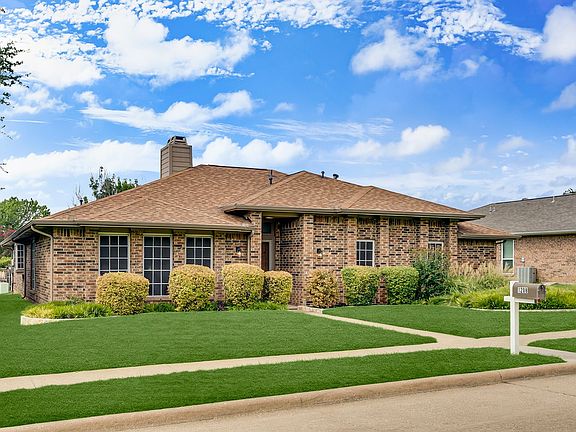3rd image of 1208 Fox Hollow Dr