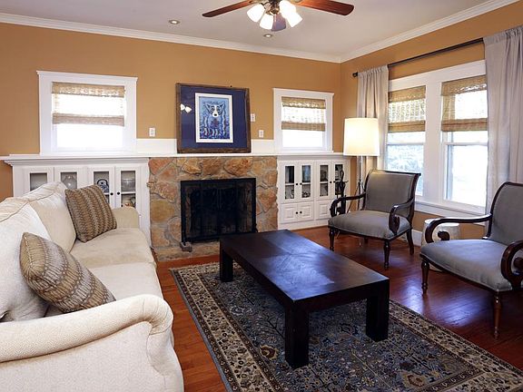 Great space to entertain with this open concept of the living room and dining room.