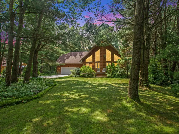 6133 Duck Lake Rd, Whitehall, MI 49461