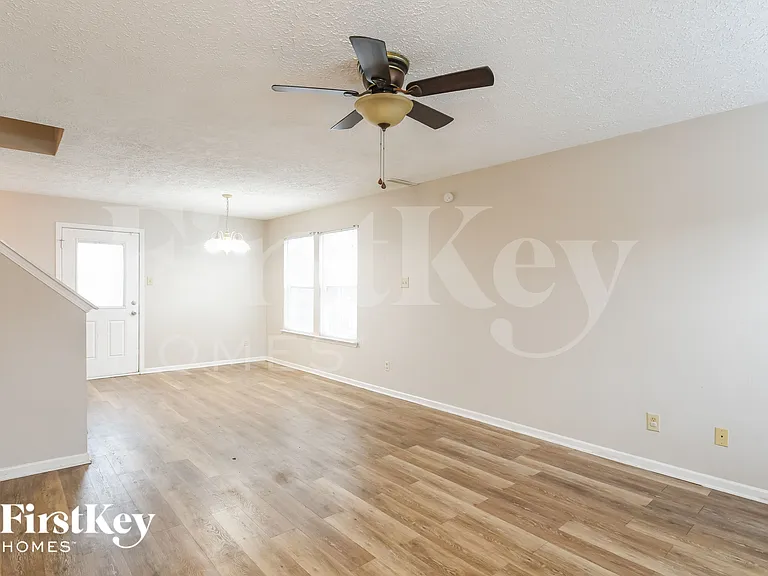 2332 Providence Ct — Photo 3