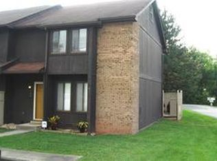 106 Maplewood Dr, Nitro, WV 25143