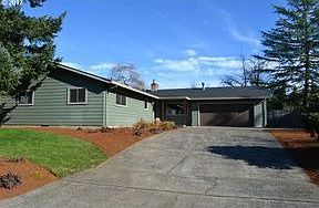 1st image of 714 SE 37th Ave