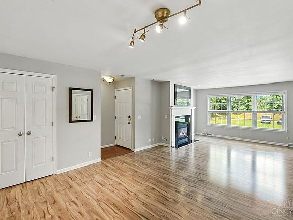 3rd image of 3683 Erie Ave Unit C