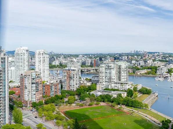 1438 Richards St #3108, Vancouver, BC V6Z 3B8