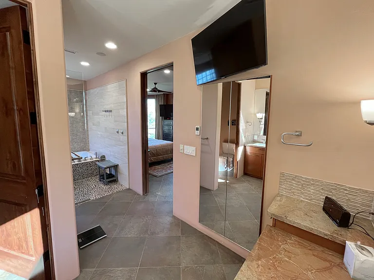 Master Suite 1 On-Suite Bathroom