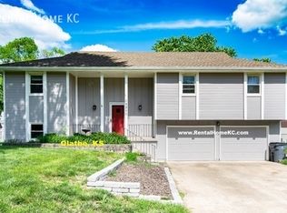 15211 S Navaho Dr, Olathe, KS 66062