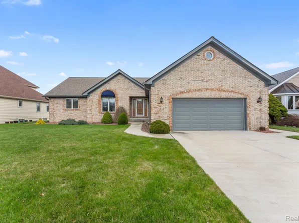 32693 Liparoto Dr, Rockwood, MI 48173