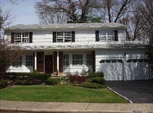 1875 Custom Village Dr, Merrick, NY 11566