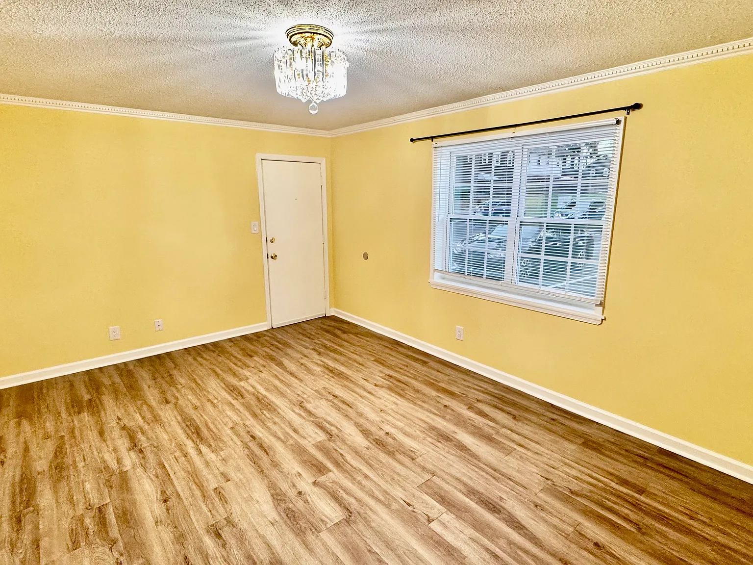 1 bed, 686 sqft, $1,200 — Photo 3