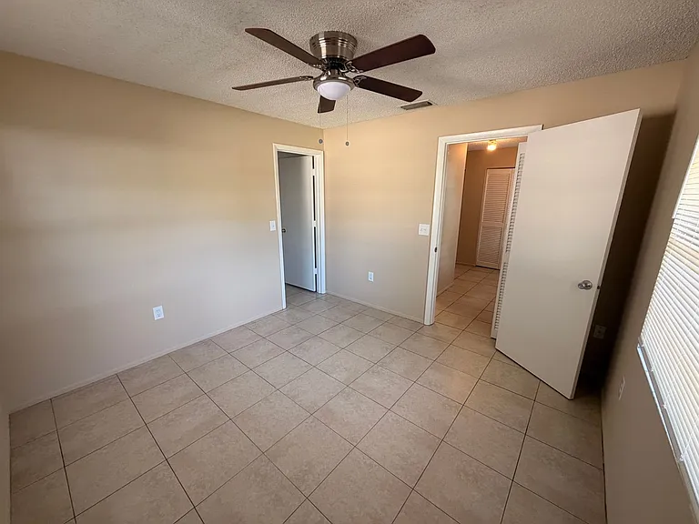 3109 Elmer St — Photo 8