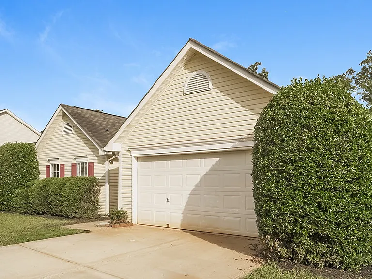 1038 Counselors Dr — Photo 3