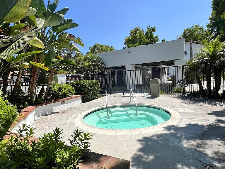 3518 Voyager Cir — Photo 14
