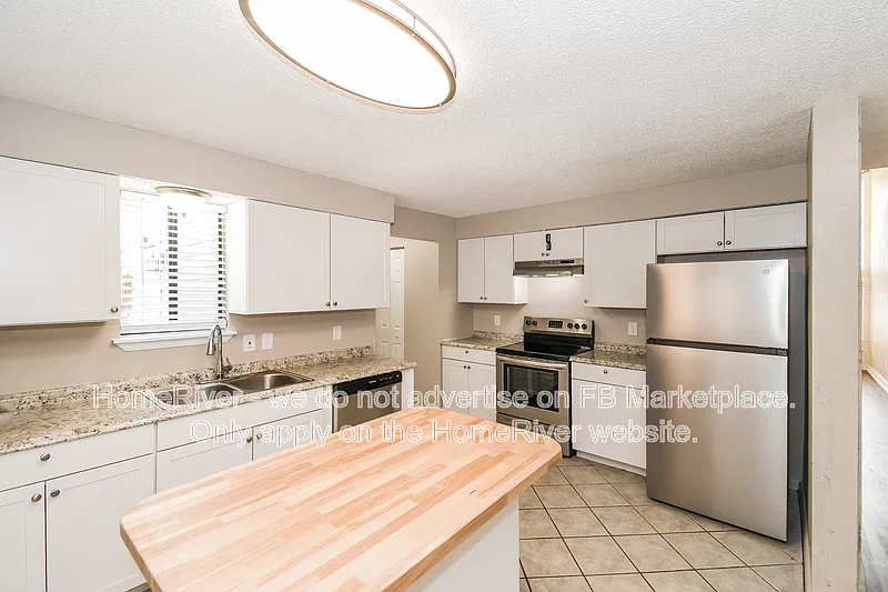 3 bed, 2.0 bath, 1449 sqft, $2,055 — Photo 4