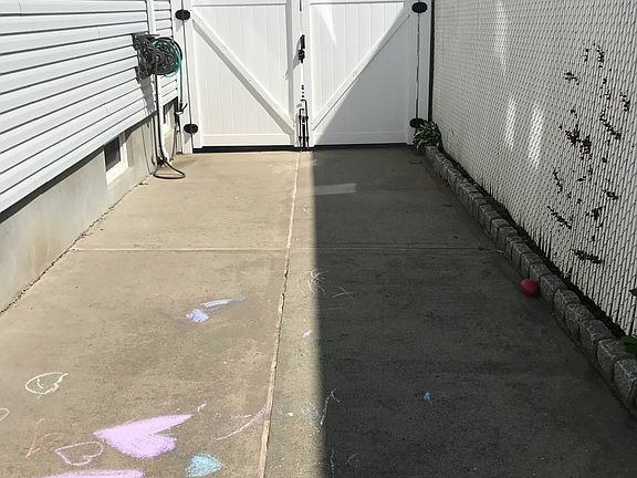 4th image of 116 E Macon Ave