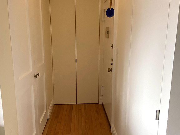 3rd image of 135 Montgomery St APT 4F