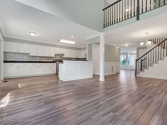 2nd image of 2903 Jockey Hollow Dr