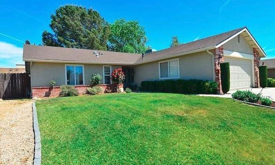 RV parking to the left