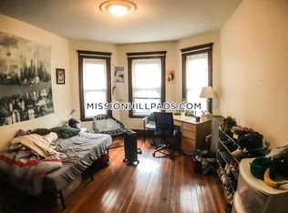 109 Calumet St #2D1B, Boston, MA 02120