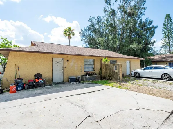 907 63rd Ave W #907 & 909, Bradenton, FL 34207