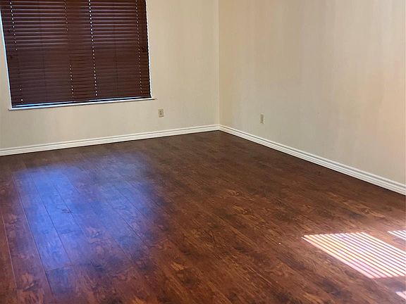 5th image of 5311 Shady Maple Dr