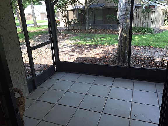 4th image of 612 Casa Park Court K