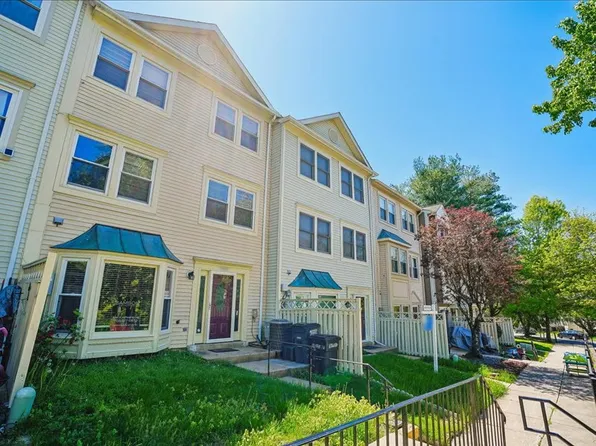 12123 Salemtown Dr, Woodbridge, VA 22192