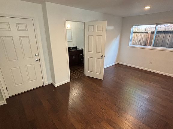 2nd image of 971 Brookwood Ave #971