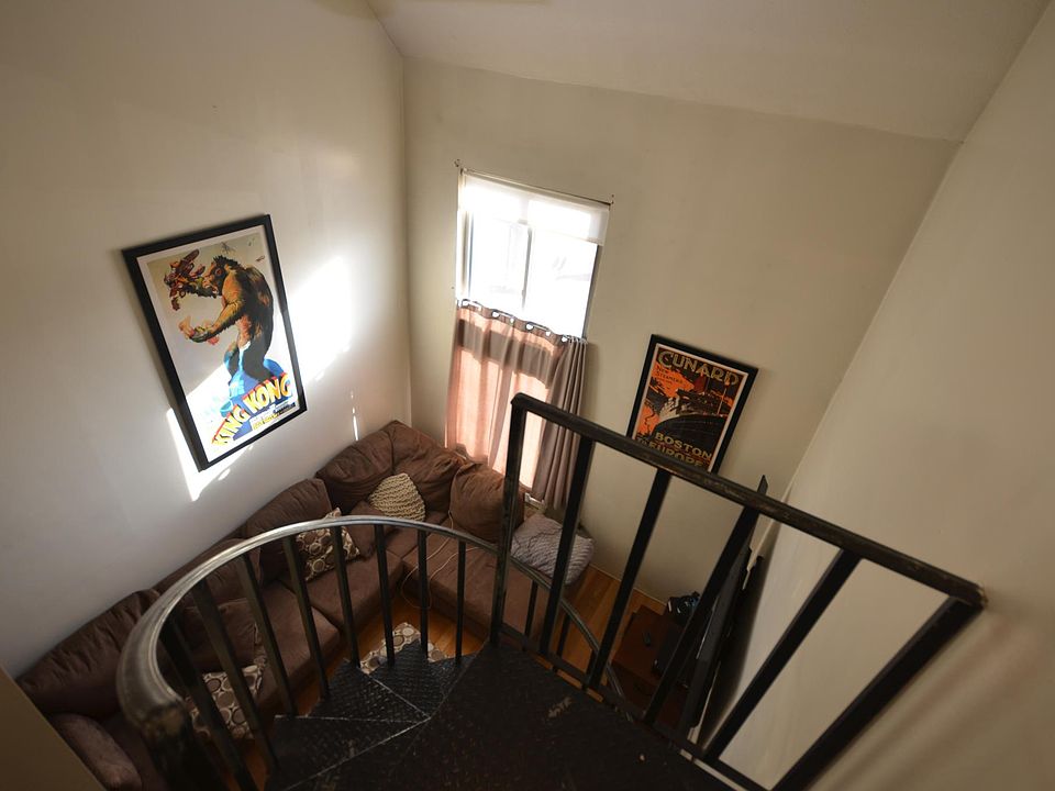 2nd image of 385 Dorchester St #38D