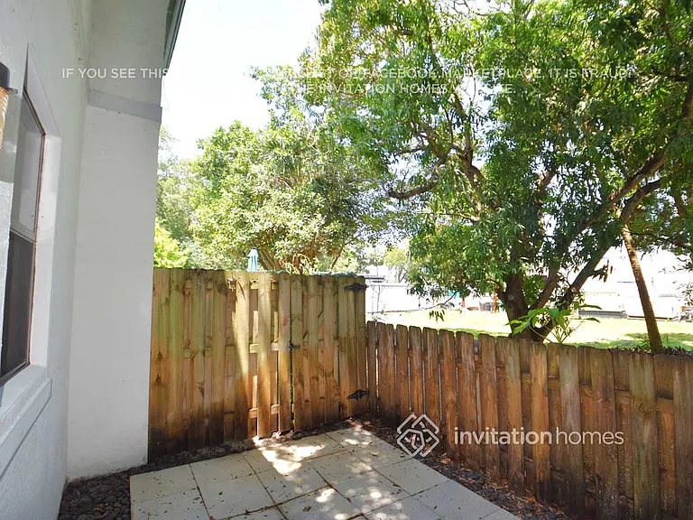 1643 SW 28th St — Photo 9