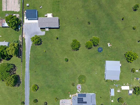 3rd image of 679 Campbell Rd