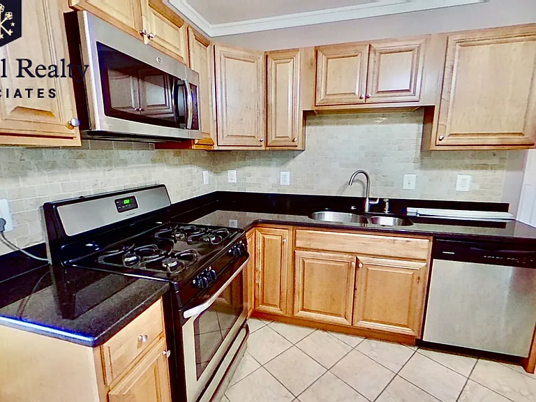 40 Turner St #1 — Photo 39