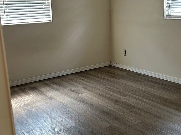 5th image of 4706 Blossom Dr