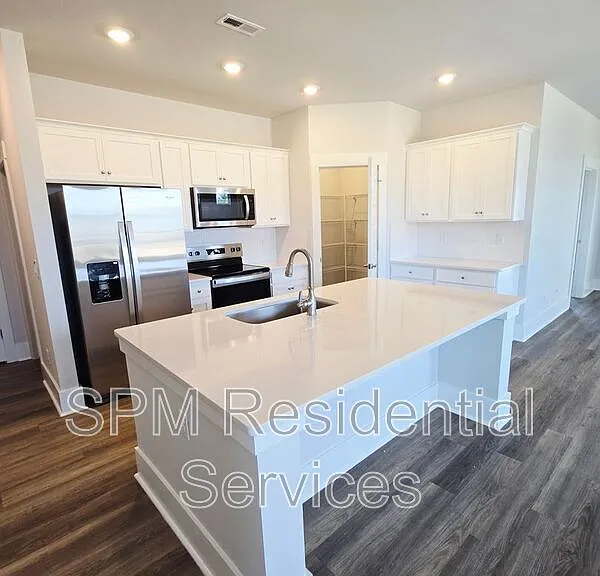 2235 Sweetspire St — Photo 6