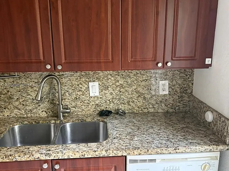 117 SE 3rd Ave #7 — Photo 3