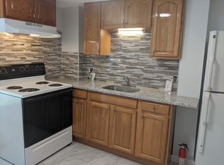 9 Harris St APT 2, Pawtucket, RI 02861