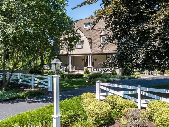 1633 Grasshopper Ln, Lower Gwynedd, PA 19002