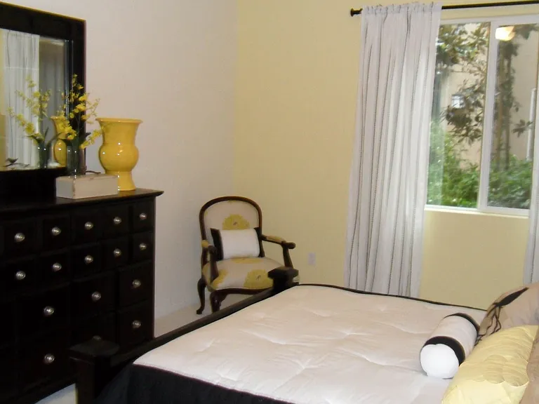 Glenoaks Villas — Photo 88