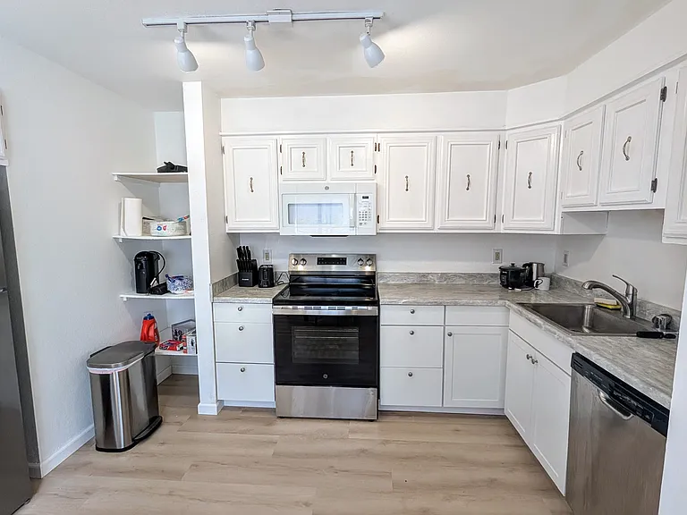 433 E 14th Ave #6 — Photo 7